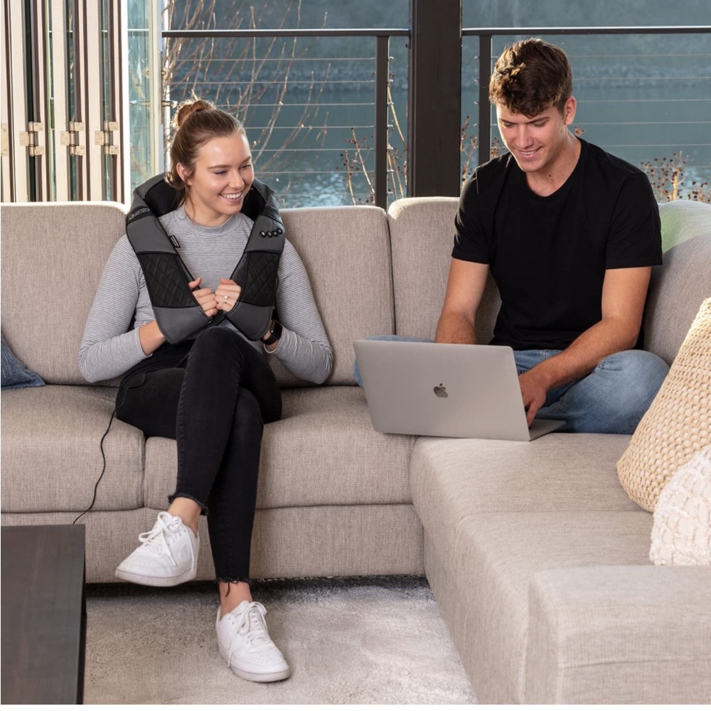 RESTECK Massager for Neck, Back, Shoulder’s with Heat Shiatsu with Travel Bag - Picture 7 of 14